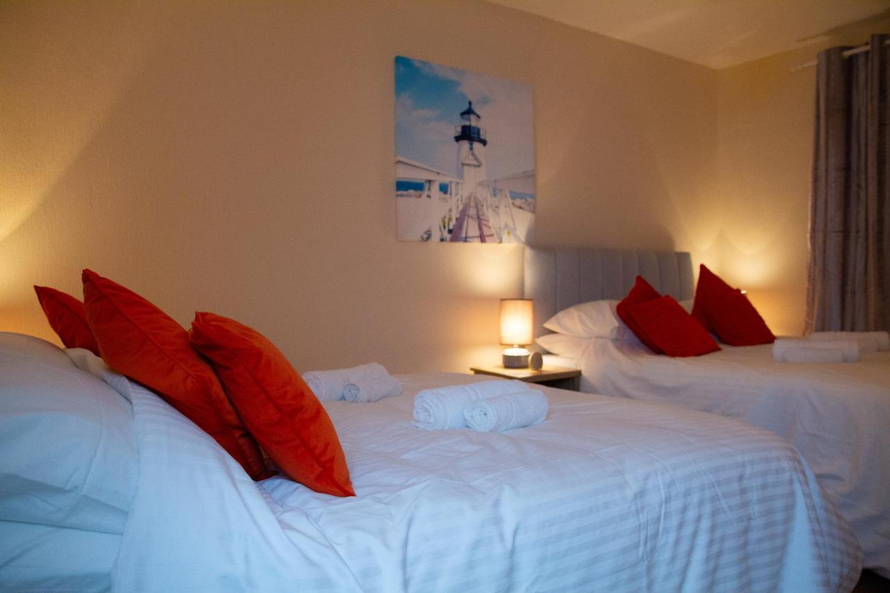 Carvetii - Fox House - 1St Floor Flat Sleeps Up To 8 Appartement Dunfermline Buitenkant foto