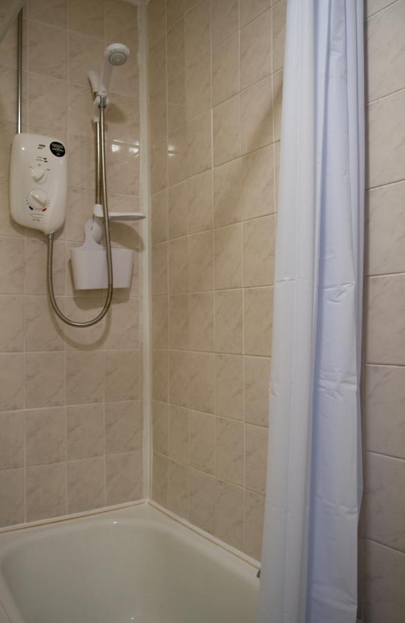 Carvetii - Fox House - 1St Floor Flat Sleeps Up To 8 Appartement Dunfermline Buitenkant foto