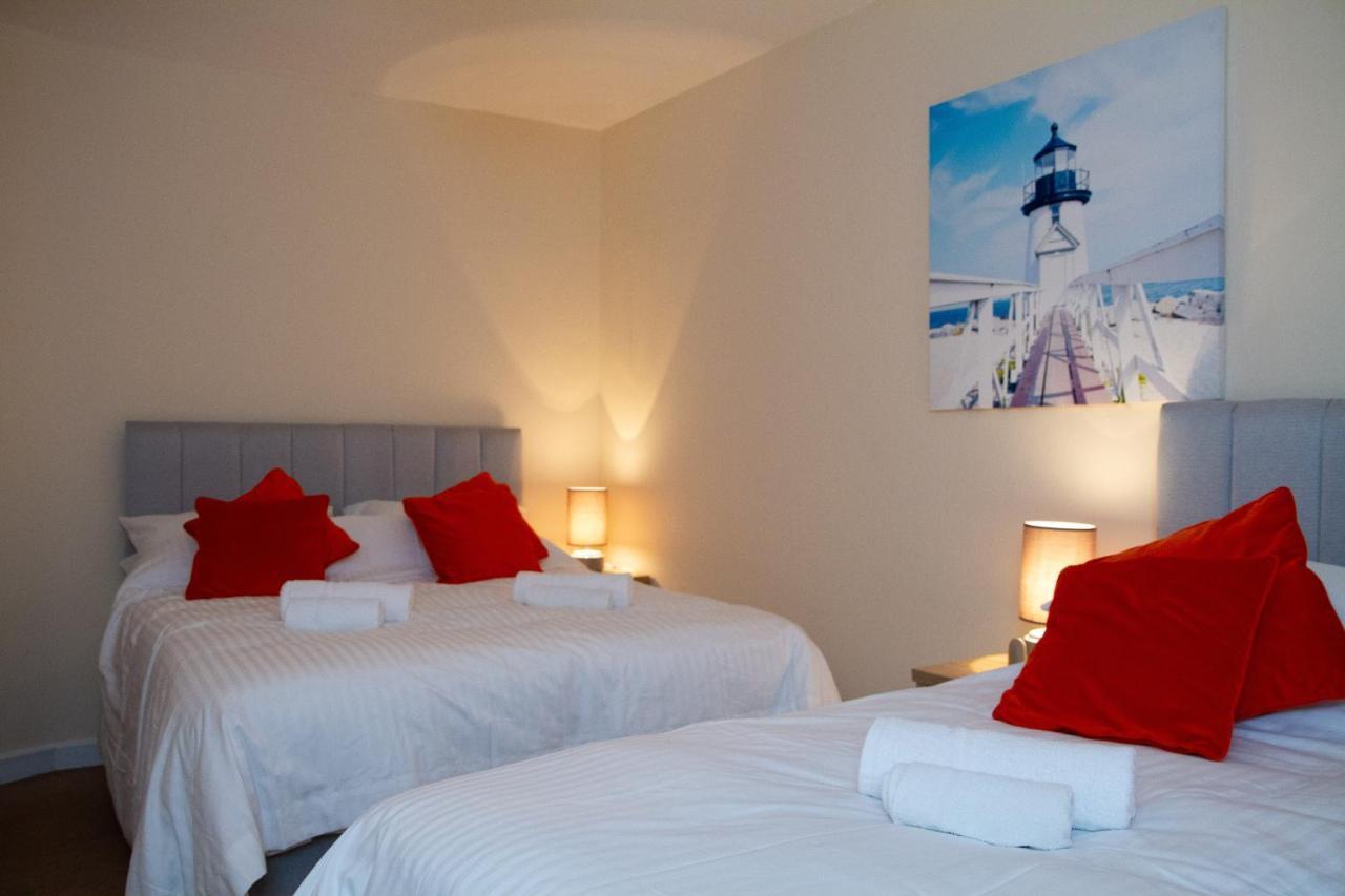 Carvetii - Fox House - 1St Floor Flat Sleeps Up To 8 Appartement Dunfermline Buitenkant foto